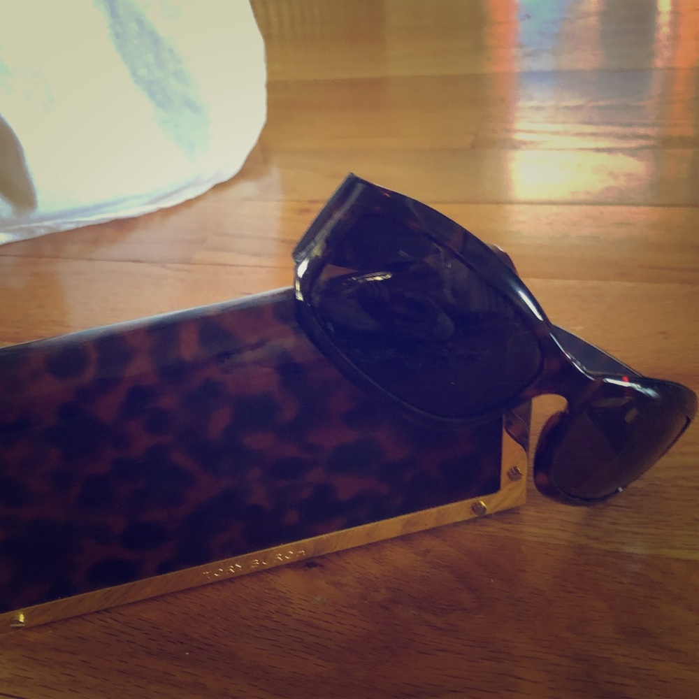 Tory Burch tortoise framed sunglasses